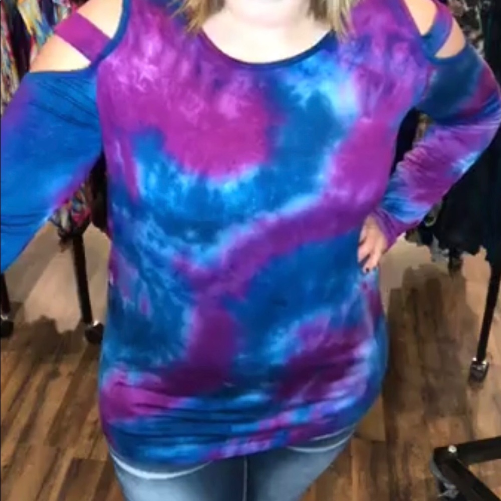Tie dye cold shoulder Top